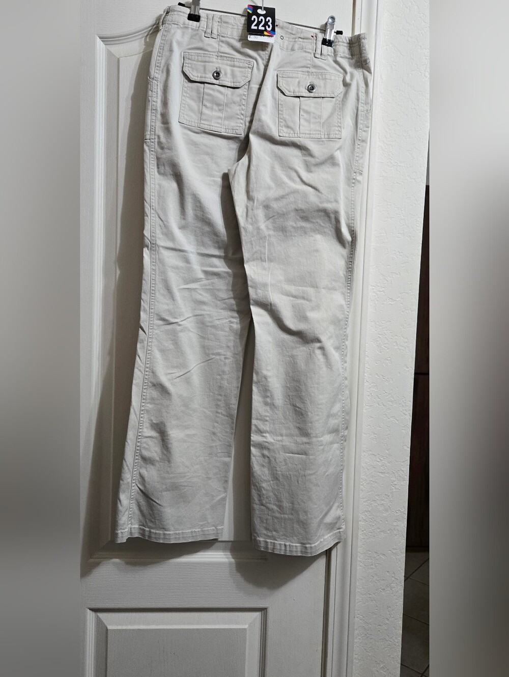 #223 Pre-Loved Merona Cream Stretch Cargo Pant - Picture 6 of 6